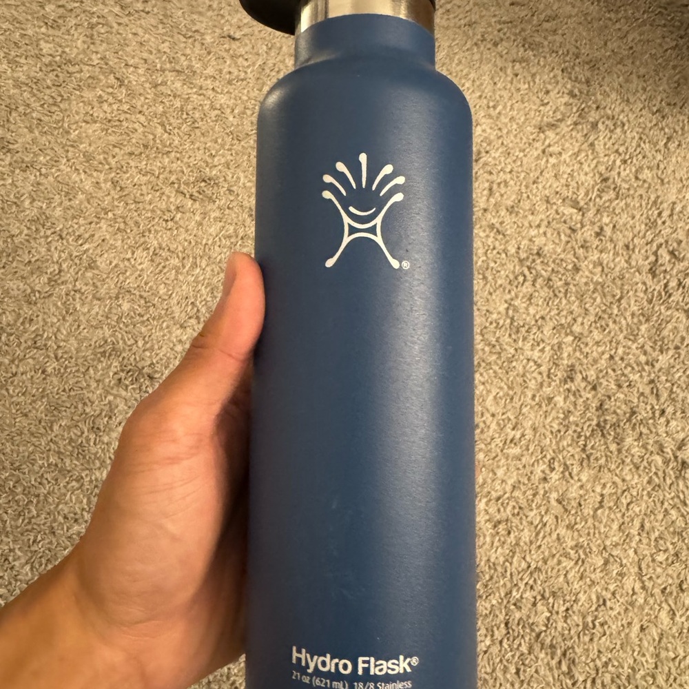 Hydro Flask Midnight Blue Bottle
